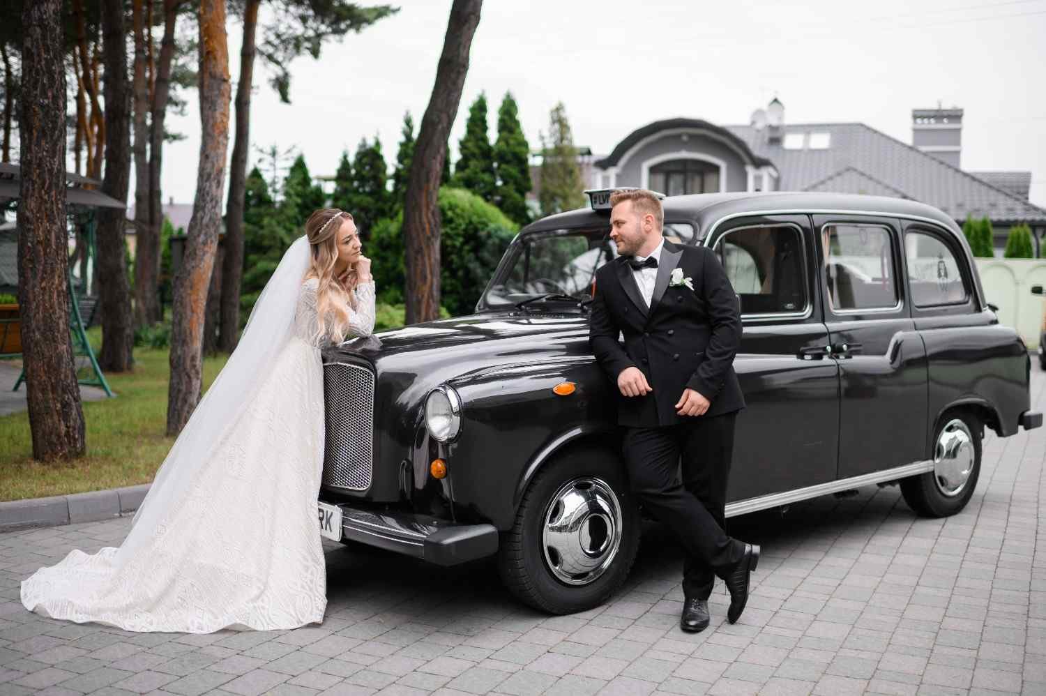 wedding ceremony couple with taxi